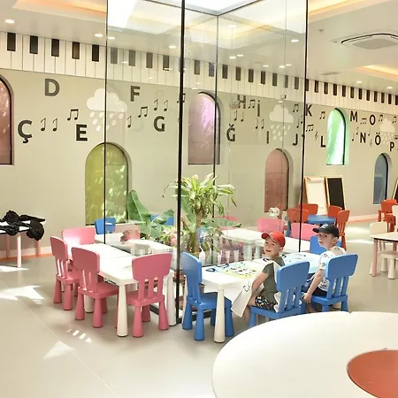 Готель Primasol Hane Family Сіде