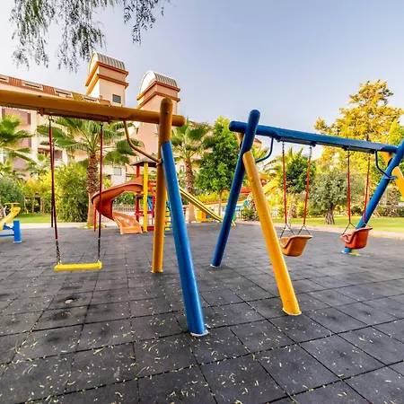 Готель Primasol Hane Family