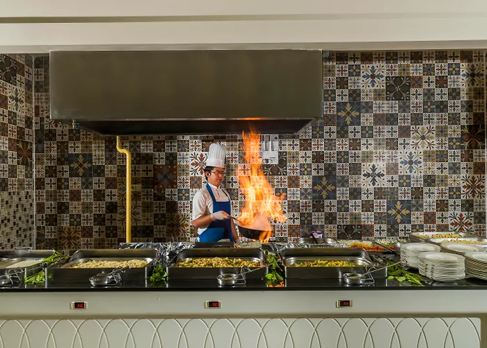 بريماسول هين فاميلي ريزورت فندق 4*