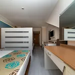 بريماسول هين فاميلي ريزورت 4*